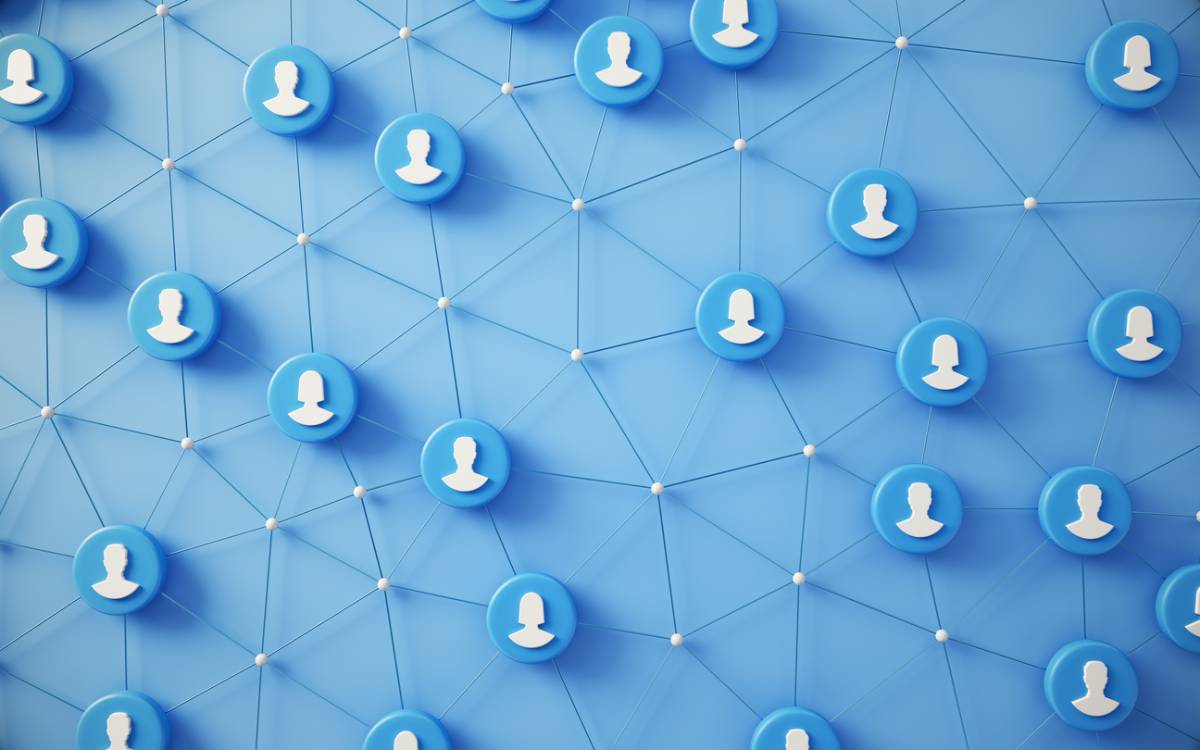 featured image for difference between staffing and peo article